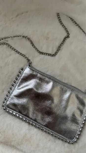 Sac / Pochette argentée Zara anse chaîne