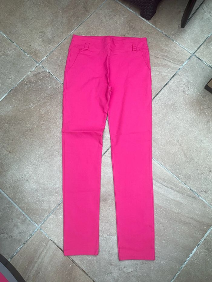 Pantalon slim fuchsia neuf taille 3xl (n°58)