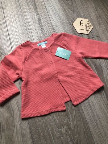 Gilet Obaïbi neuve taille 6 mois