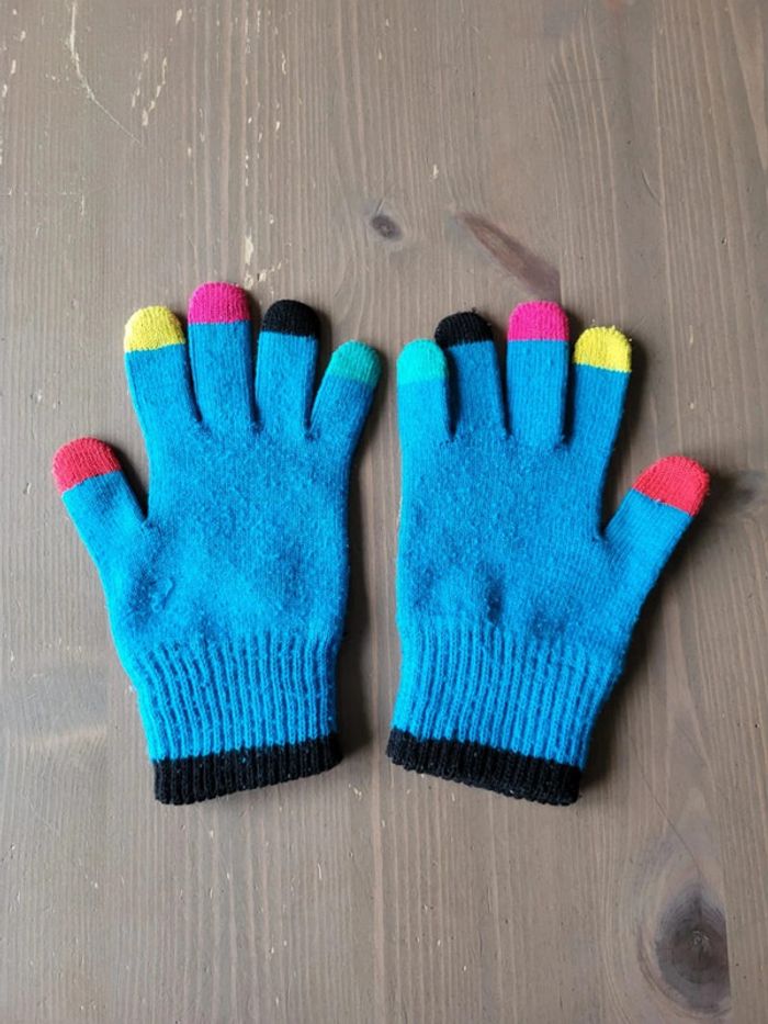 Paire de gants multicolores - photo numéro 2