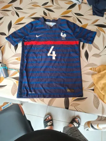 Maillot de foot varane