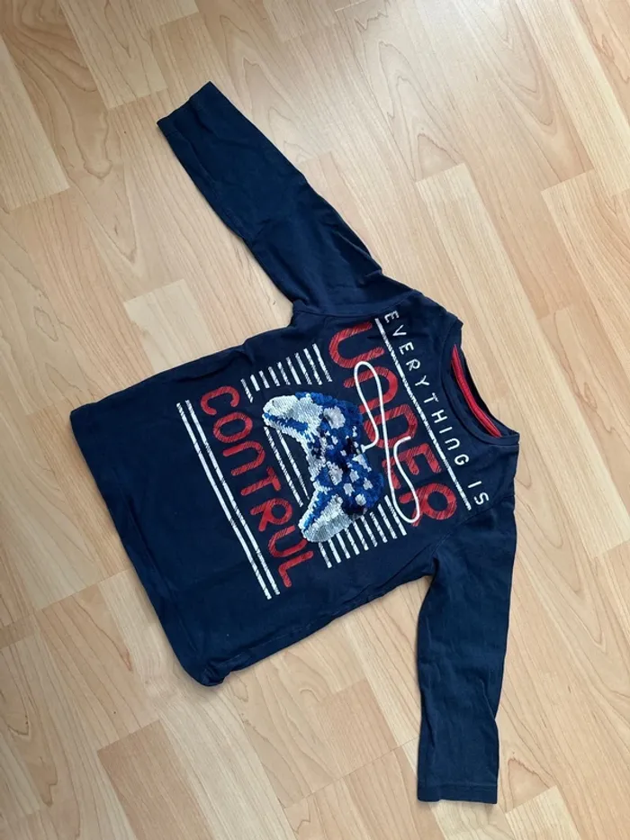 Tee shirt