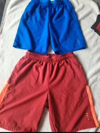 Lot de 2 shorts taille 12/13 ans marque Kipsta