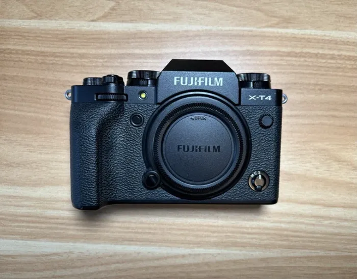 Boîtier Fujifilm X-T4 peu utilisé + accessoires, il date de janvier 2024 - photo numéro 2