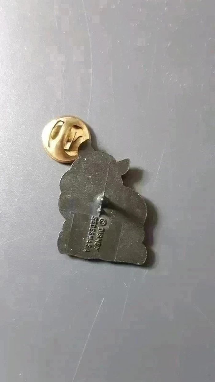 Pin's monsieur hibou Bambi - photo numéro 2