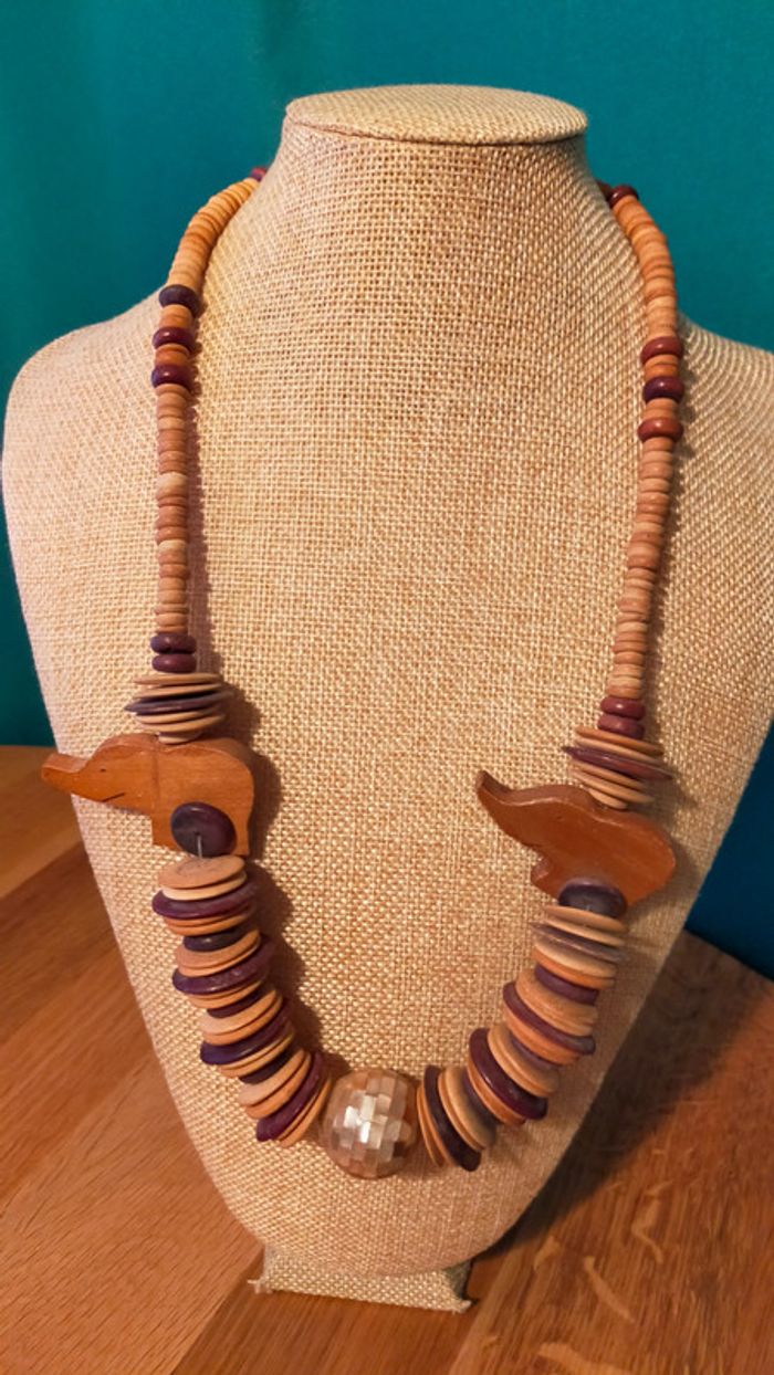 Collier vintage bois & nacre - Éléphants sculptés - Collection Terres d’Ailleurs