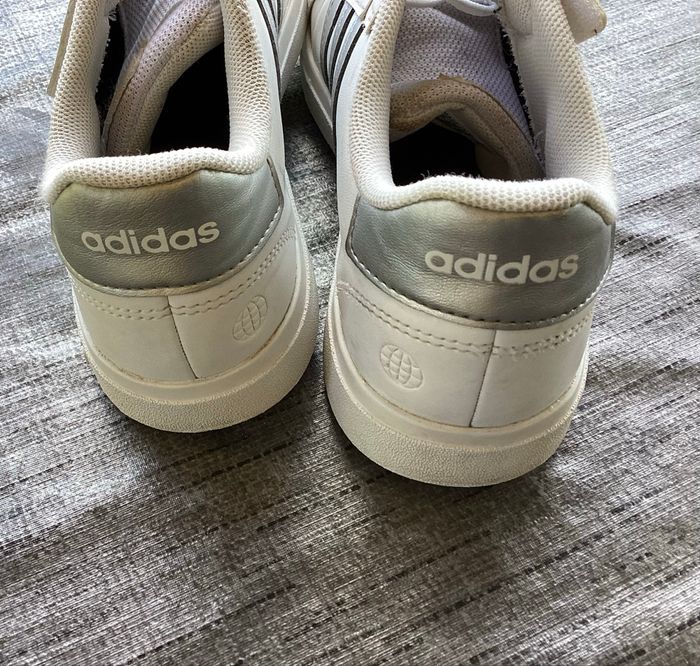 Baskets blanches Adidas 35 - photo numéro 2