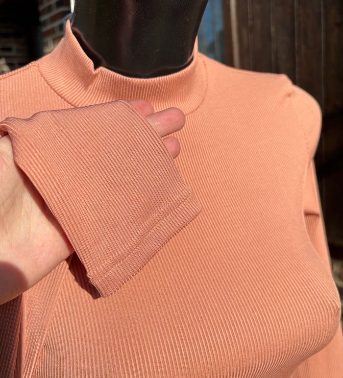 💗 T-shirt manches longues rose col montant – Taille XS (34) - photo numéro 3