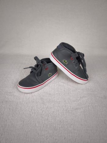 Baskets Grise Lacoste Garçon poiture 22