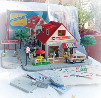 Maison house maisonnette playmobil hôtel restaurant majokit voiture small miniature majorette 7501