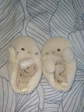Chaussons 3/6 mois imitation mouton