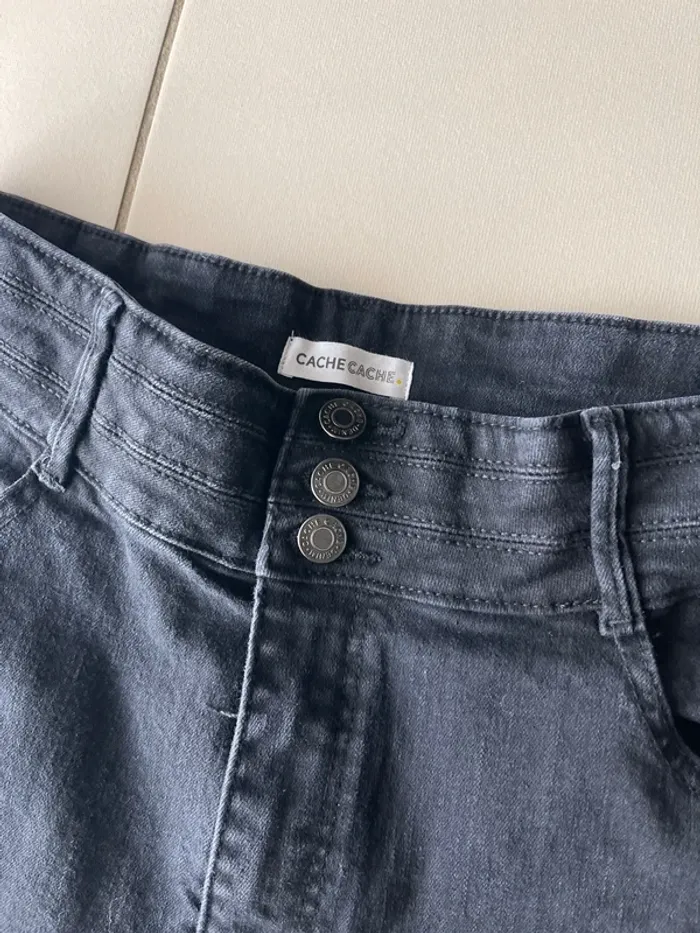 Jean cache cache - photo numéro 3