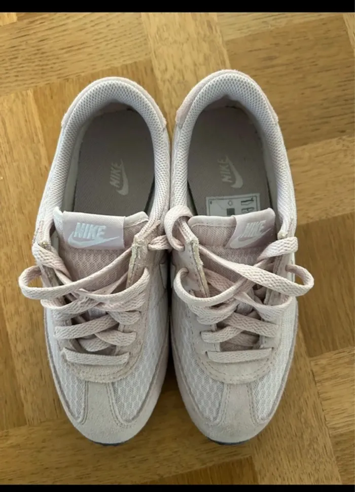 Jolie paire baskets ville Nike - photo numéro 2