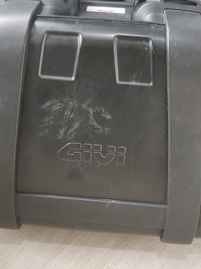 Top-case GIVI ~45 L – Monokey - photo numéro 5