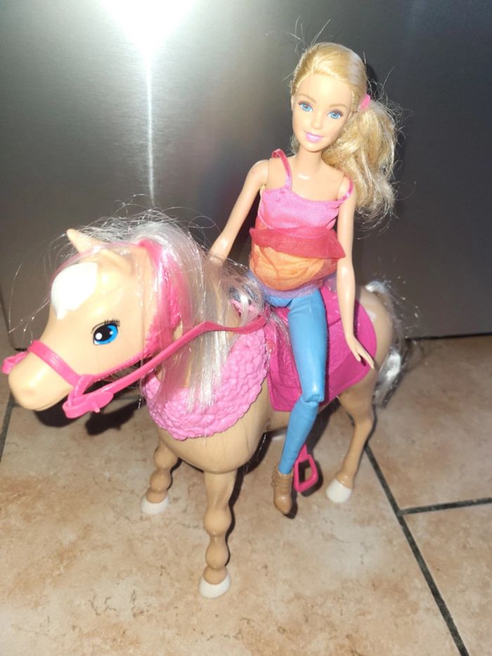 Cheval barbie avec cavalière - photo numéro 5