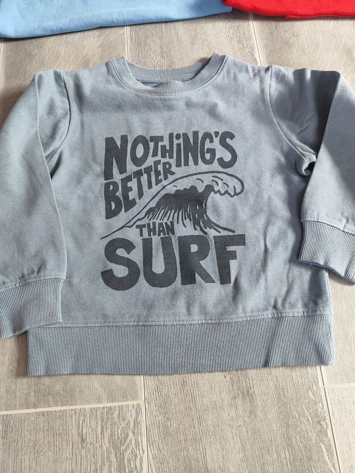 Lot 5 sweats en 6 ans - photo numéro 4