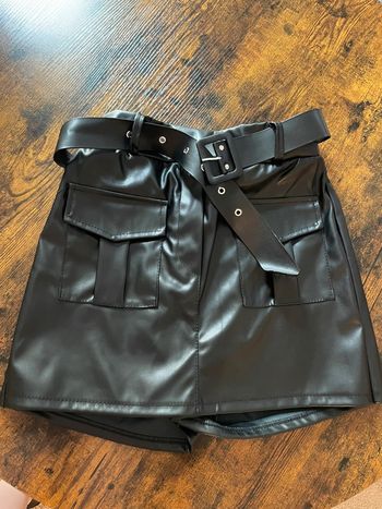 Jupe short simili cuir