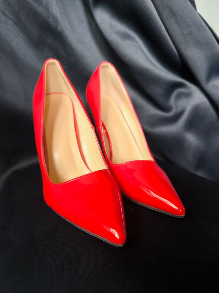 Escarpins stilleto rouge vernis taille 38 neufs - photo numéro 3