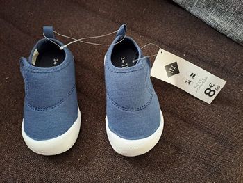 Chaussures chaussons T24 NEUF