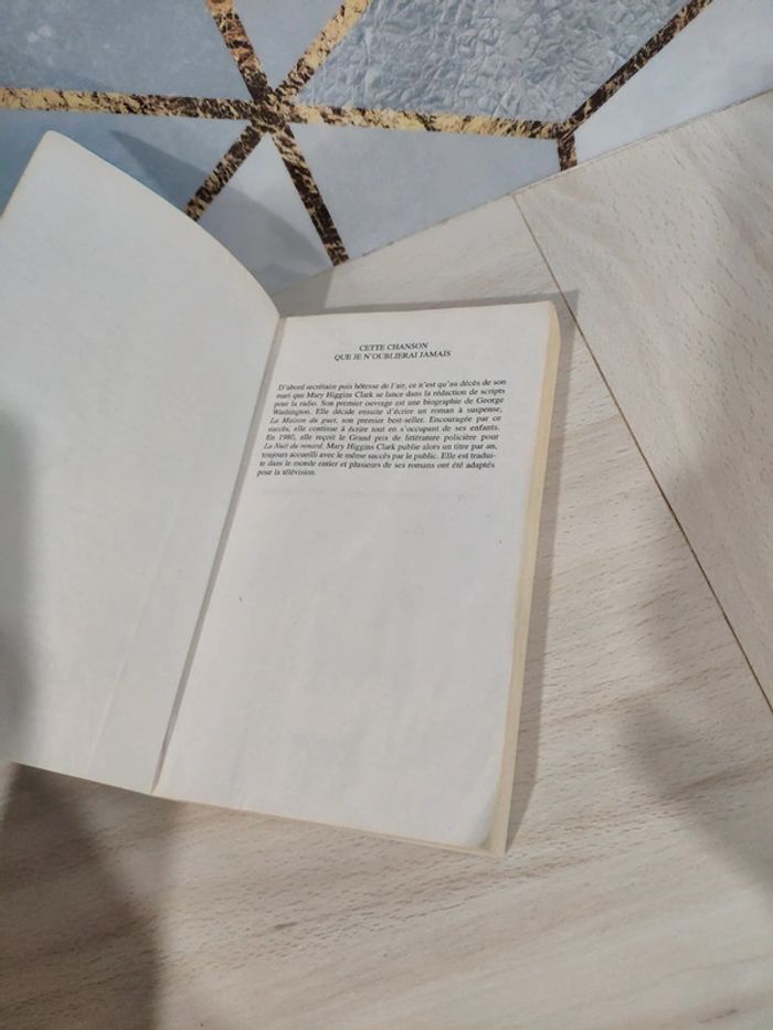 Livre poche cette chanson que je n'oublierai jamais Mary Higgins Clark - photo numéro 7