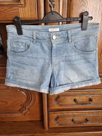 Short cache cache taille 40