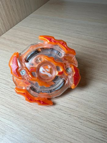 Toupie beyblade roktavor