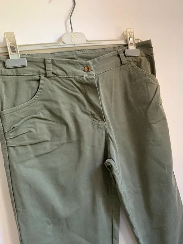 Pantalon slim kaki – Taille L – Basique chic et confortable - photo numéro 2