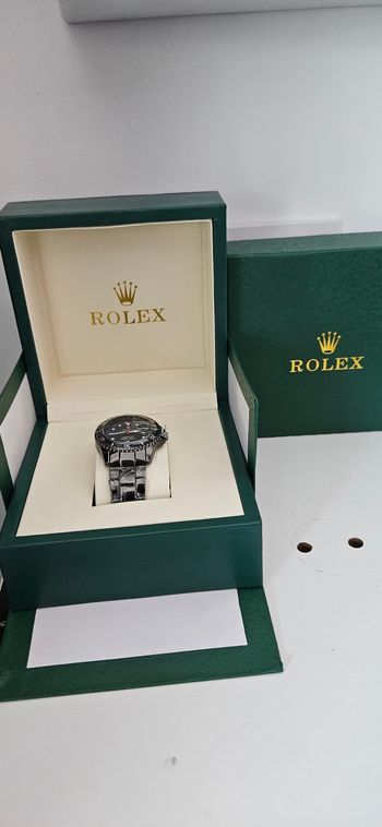 Magnifique montre Rolex neuf avec boite