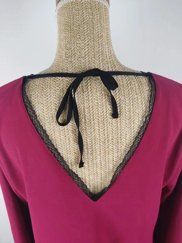 Blouse manches longues rouge framboise col V dentelle noire taille L I.Code - photo numéro 5