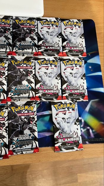 Lot de booster Pokémon ouvert série 10.5 foudre noire et flamme blanche