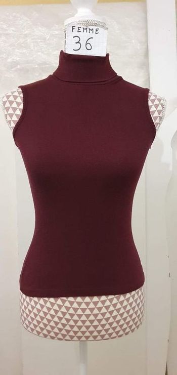 Débardeur col roulé, bordeaux, en très très bon état, , en coton &elasthanne,longueur 48cm, marque J