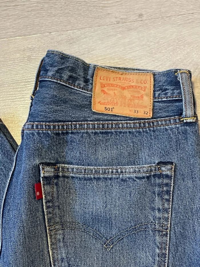 Jean Levi’s 501 bleu coupe droite taille W33 L32 - photo numéro 2