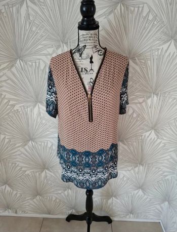 Jolie tunique taille 42/44