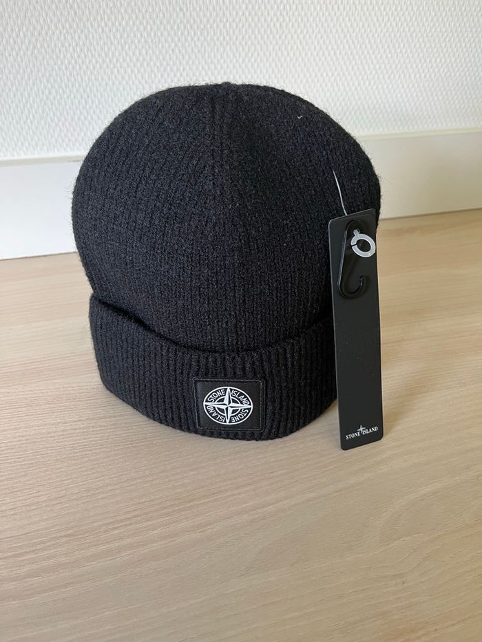 Bonnet Stone Islande - photo numéro 4