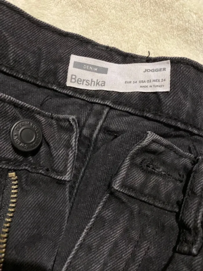 Jean Jogger imprimé graffiti – Bershka - photo numéro 2