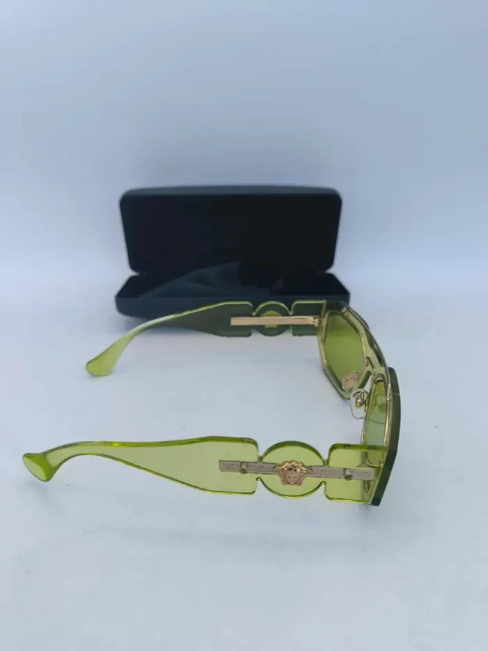 Lunettes de soleil femme Versace Medusa Biggie - photo numéro 3