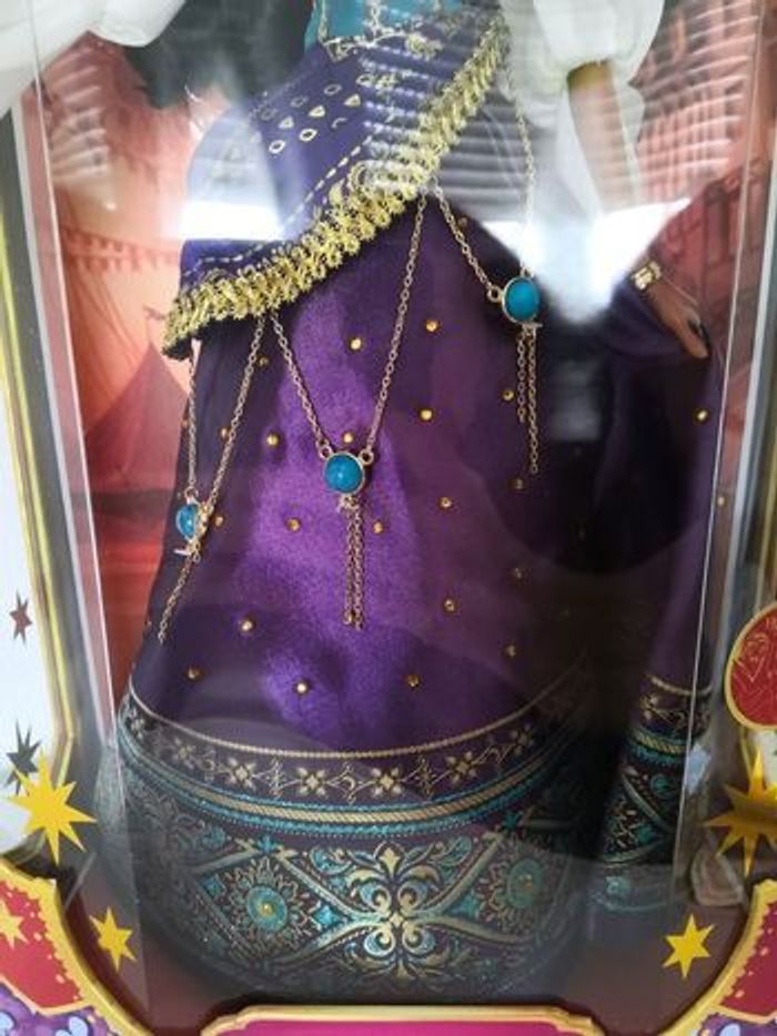 Poupée édition limitée Esmeralda  Disney NEUVE - photo numéro 4