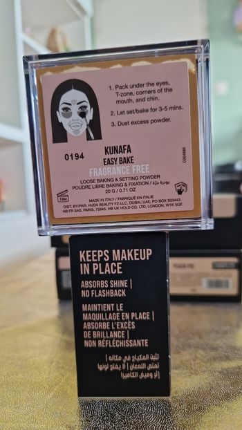 Hudabeauty poudre Easy Bake kufana neuf