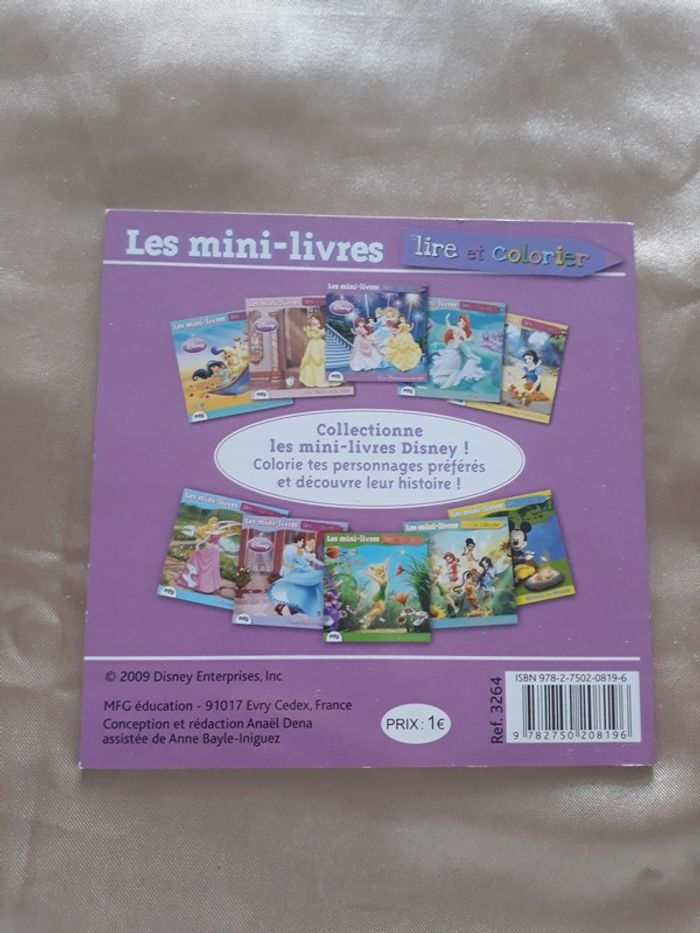 Mini Livre puzzle + mini livre à lire et colorier Princesses Disney - photo numéro 3