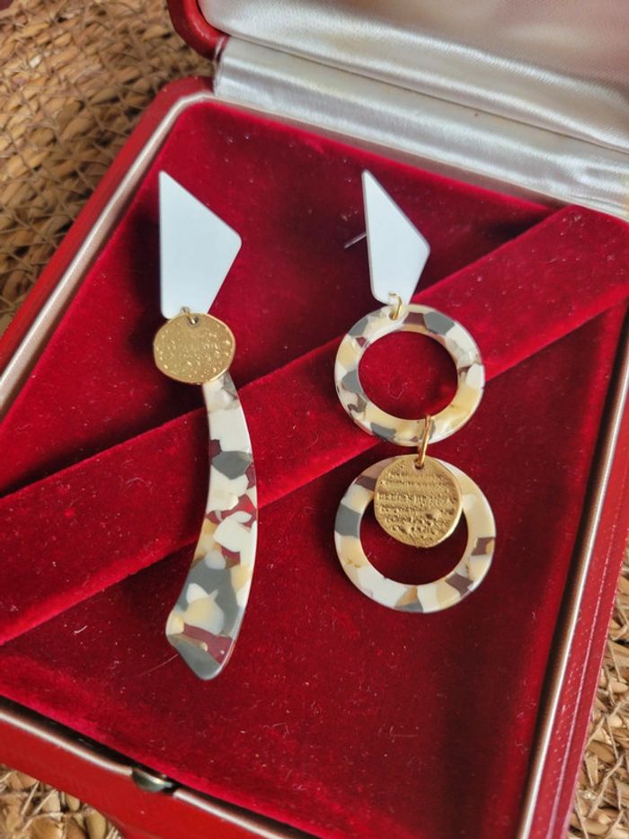 Boucles asymetriquestri comores