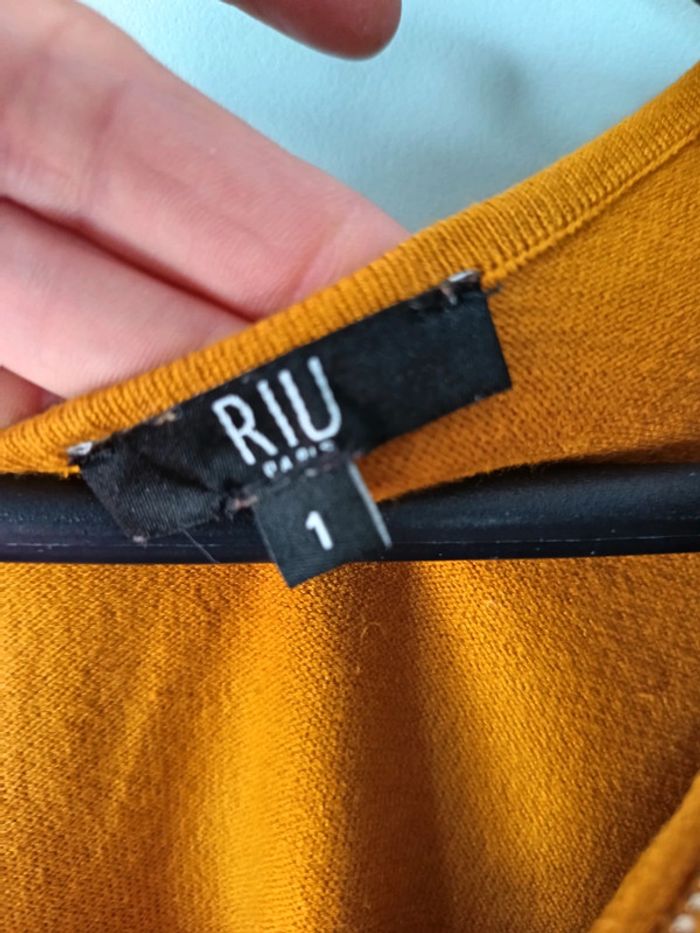Pull coll V Riu moutarde - photo numéro 2