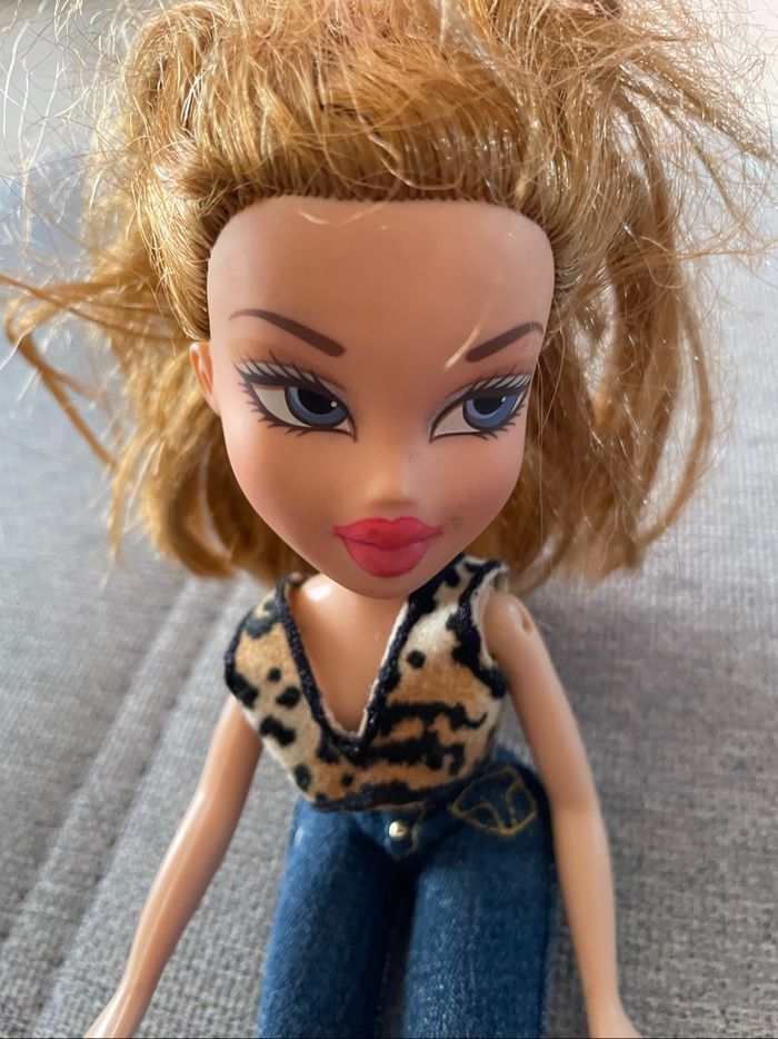 Poupée bratz vintage - photo numéro 2