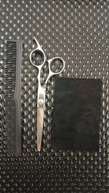 ciseaux de coiffure professionnele +paging gratuite