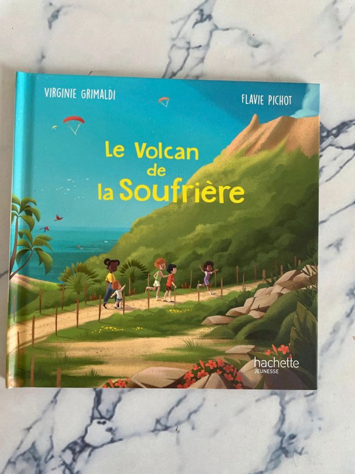 Livre macdo Le Volcan de la Soufrière.