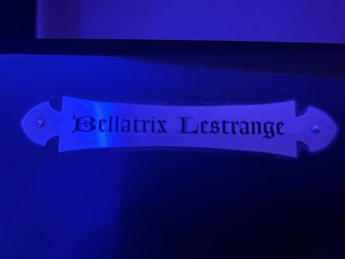 Baguette Bellatrix Lestrange avec socle - photo numéro 3