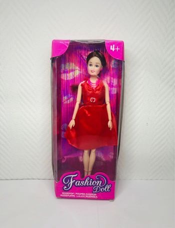 Poupée barbie fashion doll