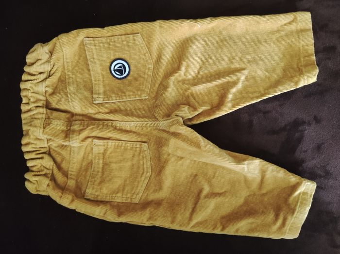 Pantalon velours côtelé moutarde 6 mois