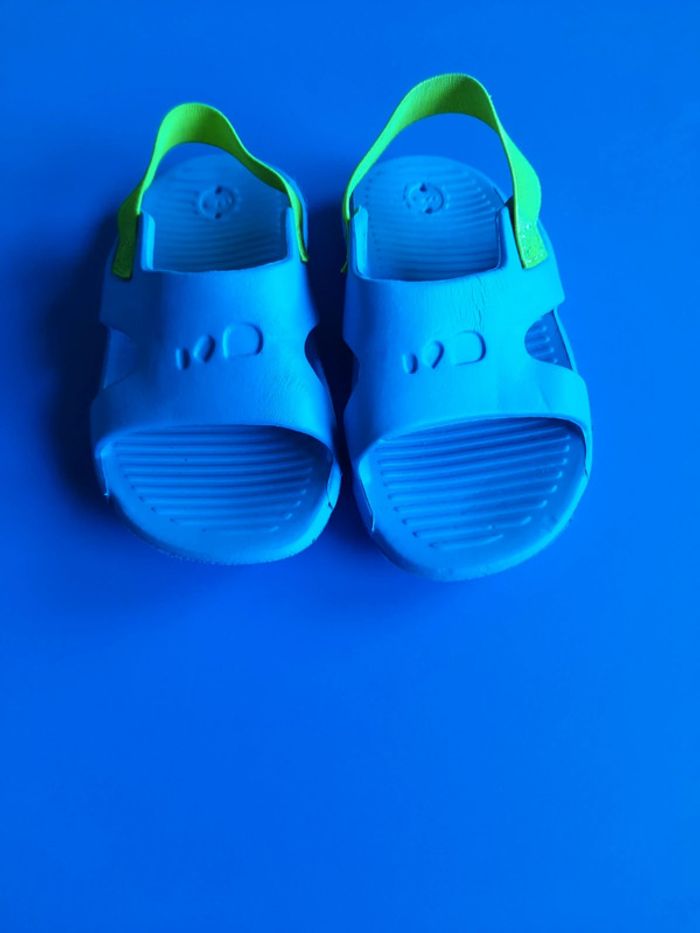 Chaussures/sandales natation taille 22 Nabaiji /décathlon - photo numéro 1