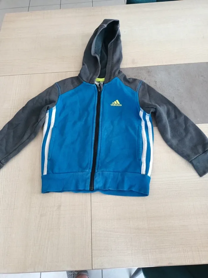 Gilet zippé à capuche Adidas garçon 3 ans