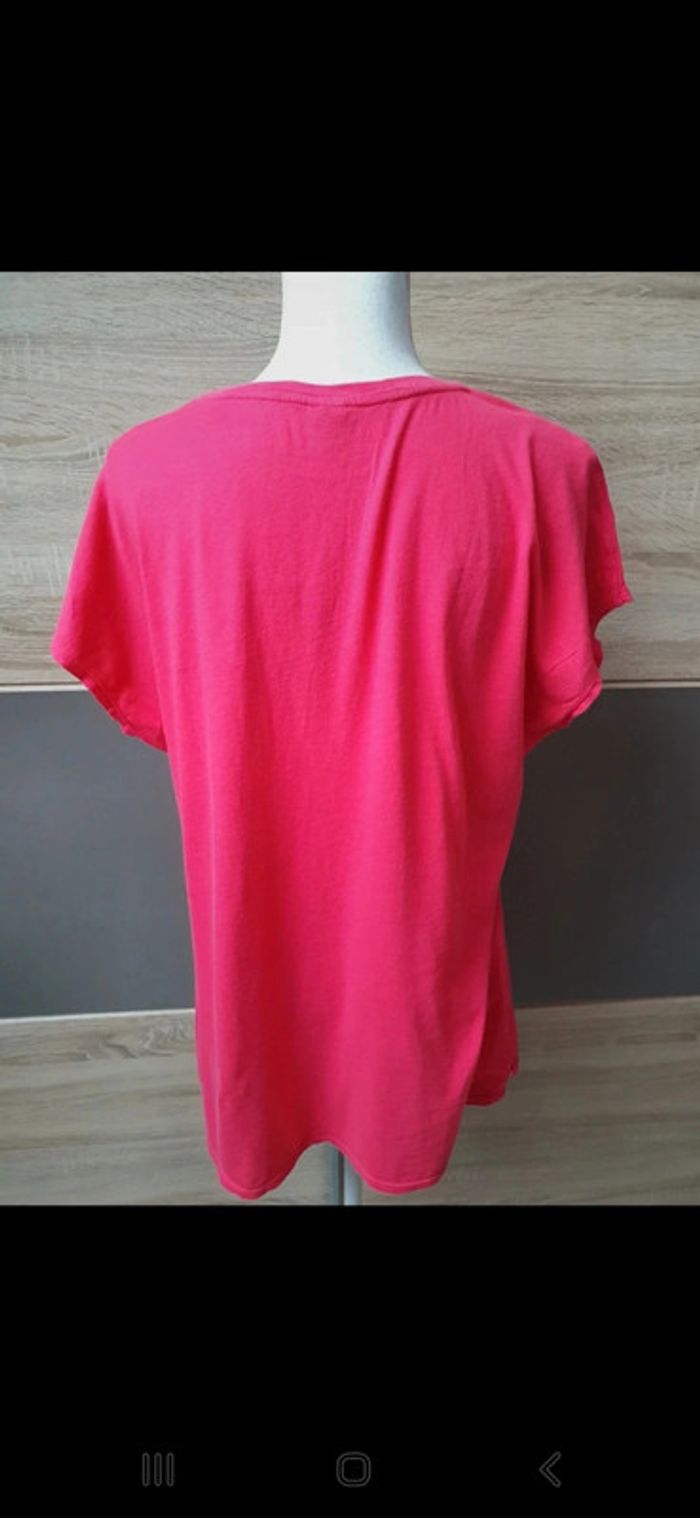 Tee-shirt de sport. - photo numéro 2